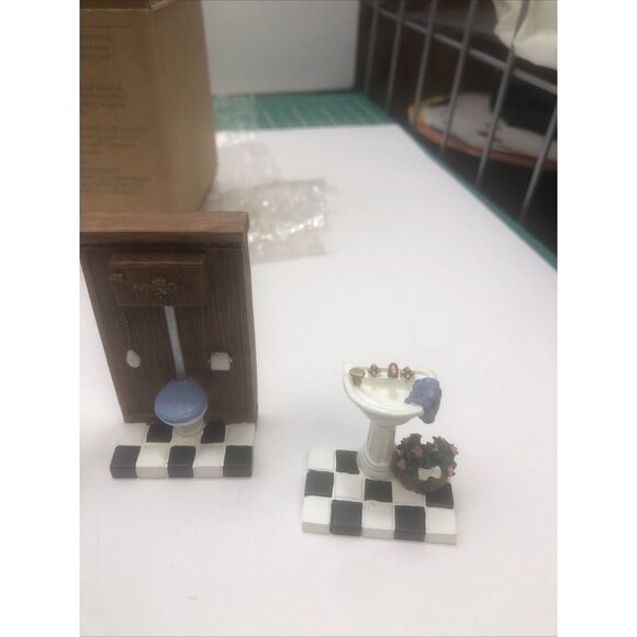 Avon - Victorian Memories Miniature Furniture Collectibles 5 piece- Bathroom - Picture 6 of 14
